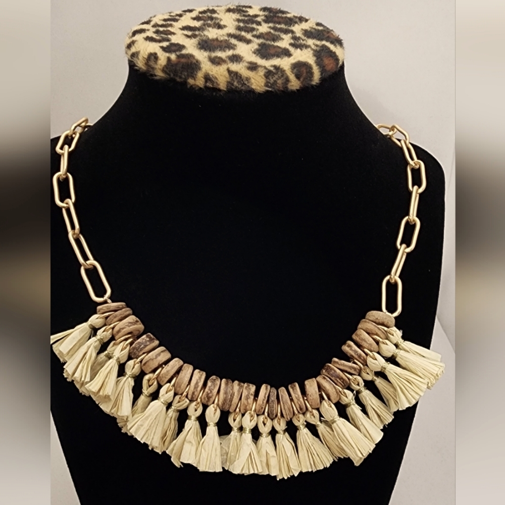 Raffia & Wood Beads Necklace